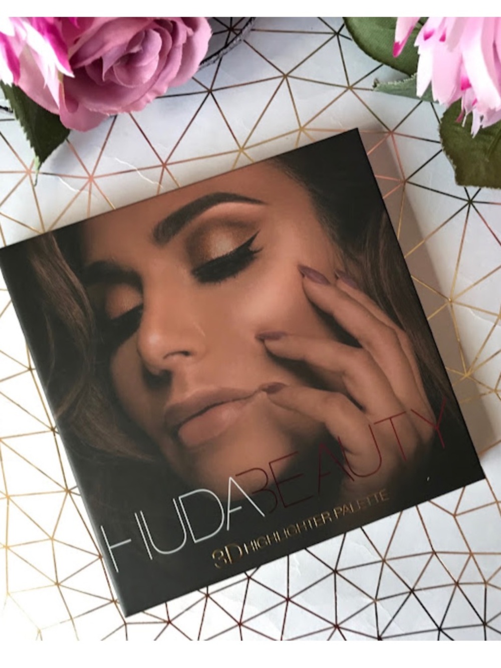 HUDA BEAUTY Eyeshadow Palette - Rose, Pink, Gold Tones
